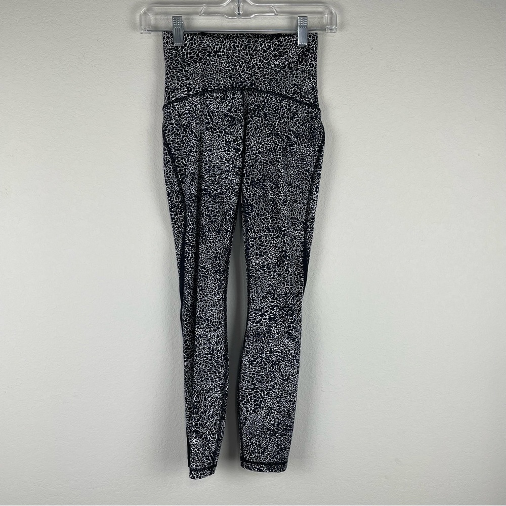 Lululemon Polar Shift Black White Train Times Athletic Athleisure Pants Size 2